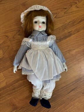 Dynasty Doll collection vintage Porcelain 1970’s collection in Blue & White Dr